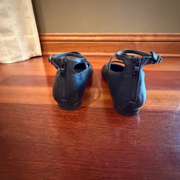 Quince Women's Italian Leather Black Strappy Ballet Flat Shoes, Size 6 - Picture 5 of 9